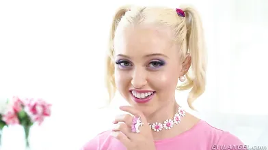 Stepdad Reams His Princess To Gaping!