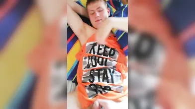 GeiloExpoBoyzp frontal masturbating