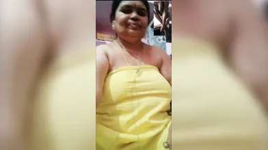 Telugu chubby aunty chamet nude show