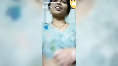Gouthami reddy manthena looking sexy in Saree removing blouse Pink bra showing milky Big boobs in video call ???