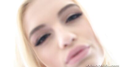 Squirting Blonde Seduces Stepdad