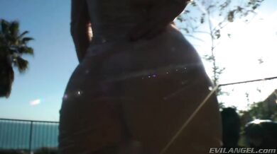 Walking Butts #08