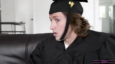 Stepsons Graduation Day - S16:E1