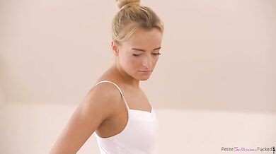 Dance Lovers - S3:E9