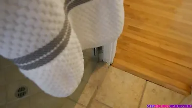 Sisters Helping Hand - S7:E4