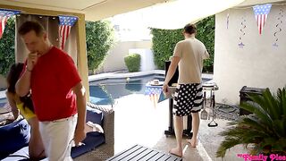 Fourth Of July Family Fuck - S3:E3