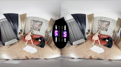 Sex artist creates her best orgasm