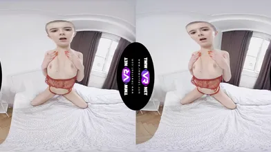 Hottie masturbates in a new outfit