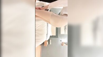 Chinese极品女神场，萝莉御姐全露脸，绝世美鲍无套啪啪，一个毛多一个白虎，帅哥美女淫乱场，白丝黑丝诱惑至极，石头剪刀布谁输谁被操，好久没做过的姐姐被强行插入直喊痛，颜值爆表