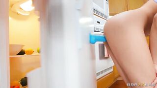 Tiny Asian Disappears Under Da Booty - Scissoring XXX by BRAZZERS