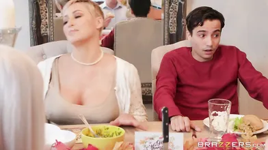 MILF Ryan Keely's Thanksgiving Blowjob Blowout!
