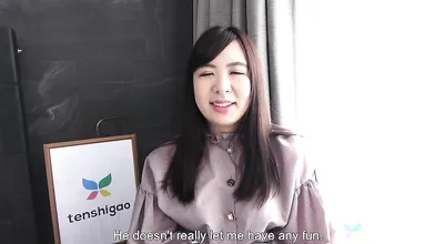 Nozomi Minami plays with our between her big tits