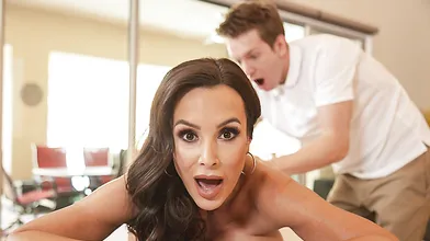 Horny MILF Lisa Ann gets ass massaged by big dick