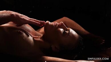 Romantic and wet scene with an absolute goddess Vanessa Decker