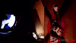 Hardcore Tattooed Model Mallory Maneater Takes a Double Penetration