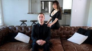 I Think My Stepmom Is Seducing Me - S17:E2