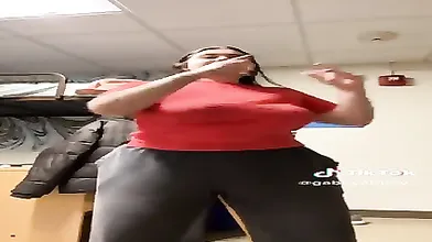 Bouncing Big Tits, NO BRA , Juicy Melons , BRALESS TEEN