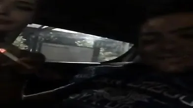 Turkish Teen Gives Handjob In The Car