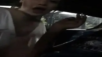 Turkish Teen Gives Handjob In The Car