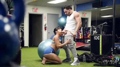 Gym Fiend PUA Caught in Action w Curvy Ho