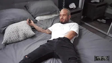 Johnny Peeks her SoulMate During Yoga - Insta Shaft