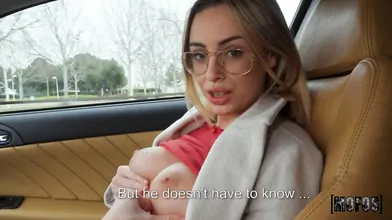 Jordi's Friend Misses Flight - but she's Right on time for POV
