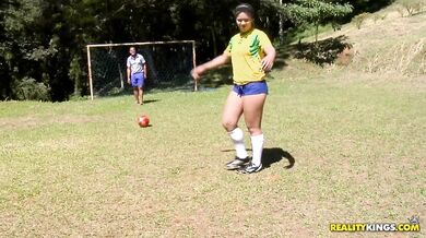 Hot Fernanda is good with balls