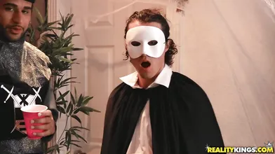 Victoria punishes her cheating man with Halloween banging