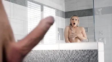 Showering Kylie Page Enchanted by Blurry Big Dick!