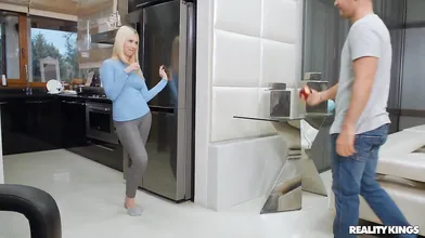 Moron Baited with An Apple - Tight Pussy Fucking XXX