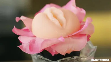 MadLad Employee Fucks the Prize-Winning Plant! :O