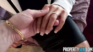 Asian slut deepthroating her client