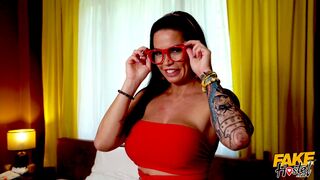 Fakehub: Checking Out Chloe Lamour Trough X-Ray Glasses On XPORN