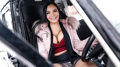 Chubby Taxidriver Sofie Lee gets her Ass Gaped as Fare