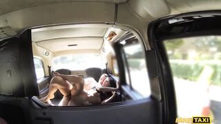 Horny couple goes at it in the taxi with no remorse