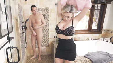 Plumpy Stepmommy Dee helps out Idiot stepson