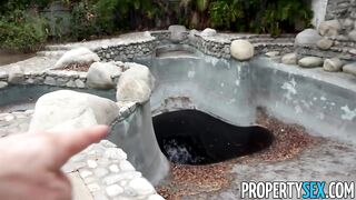 Bad realtor takes a positive review thanks to her sucking abilities