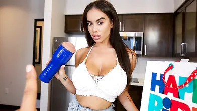Stepmom Gave Me Birthday Sex - S1:E6