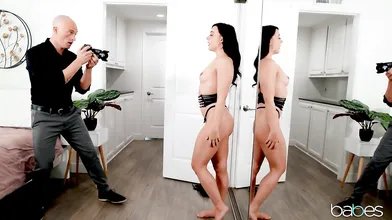 Babes: Whitney Wright Needs A New Photographer On XPORN