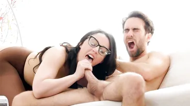 Gal from the Gallery Gags on Giga-Wang