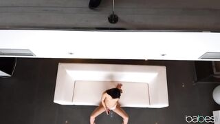 Anastasia Brokelyn uses B-day Present 24-7
