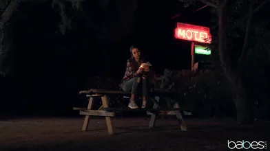 Yes-girl Dumps BF and Finds Adventure at Dodgy Motel!