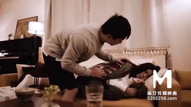 【国产】麻豆传媒作品-MAN-0002初恋那件小事-免费观看