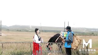 【国产】麻豆传媒作品/MAD-027-芳草丽人/免费观看