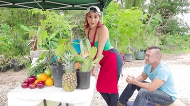 Reality Kings: Fresh Corn with Roxie Sinner on XPORN
