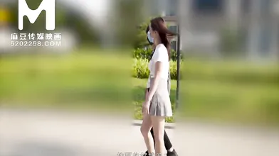 【国产】麻豆传媒作品 /街头素人搭讪6/ MD0052精彩免费播放