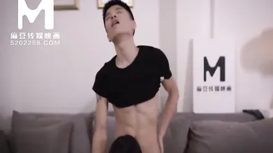 【国产】麻豆传媒作品 /胸大的前女友/ MD0055精彩免费播放