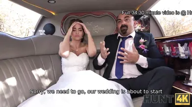 HUNT4K. Random passerby scores luxurious bride in the wedding limo