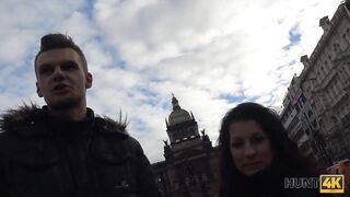 HUNT4K. Un mec accepte de l'argent d'un chasseur qui voulait baiser sa petite amie