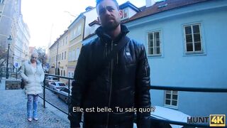 HUNT4K Hunter reçoit une branlette espagnole géniale et cogne la chatte pour de l'argent